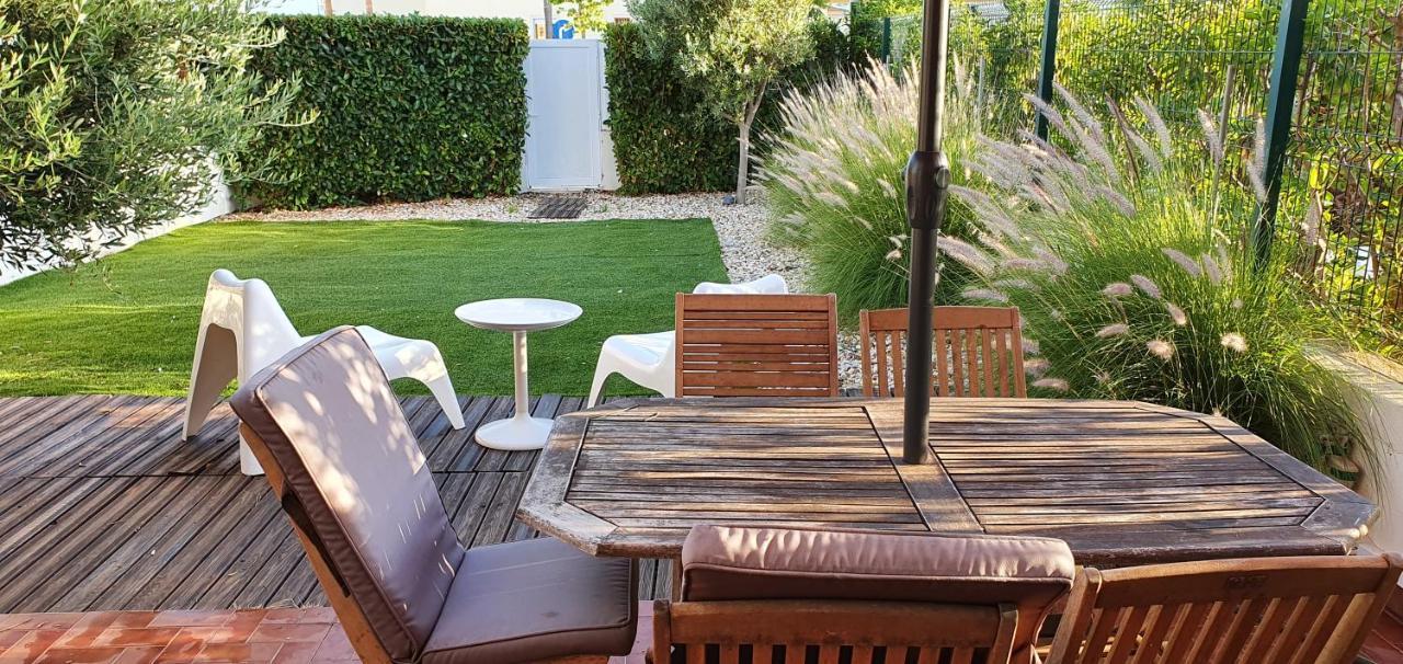 Villa charmosa T2 junto à praia e à Marina de Vilamoura e piscina Quarteira Exterior foto